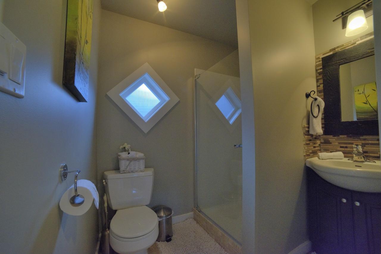Shawnigan Suite B & B Shawnigan Lake Екстер'єр фото
